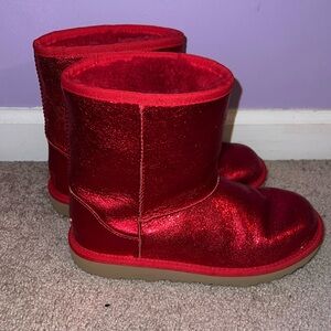 Ugg Classic short metallic red big girl size 5